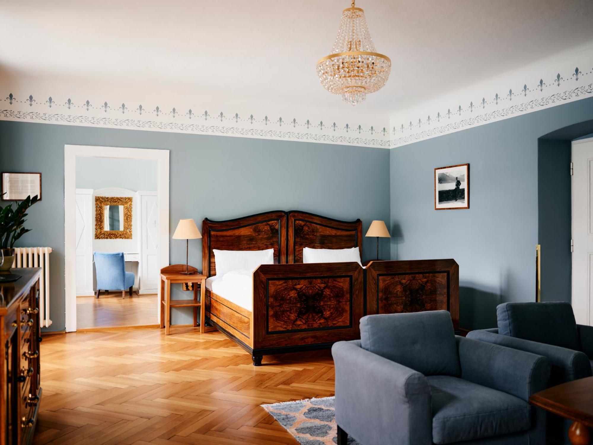 Tauroa Zu Appesbach Hotel